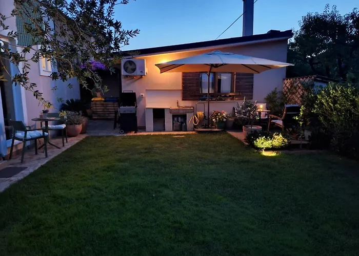 Studio Apartman Lilly With Private Parking In The Yard Of The House