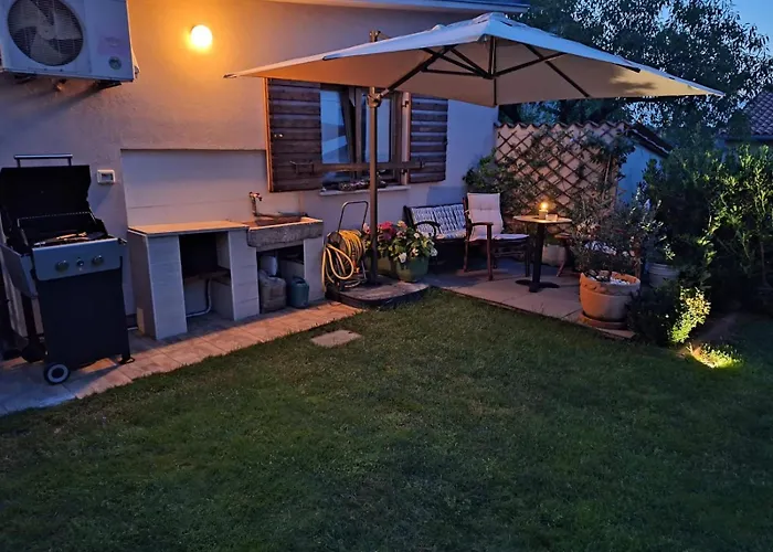 Studio Apartman Lilly With Private Parking In The Yard Of The House