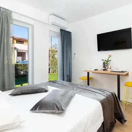Studio Apartman Lilly With Private Parking In The Yard Of The House Pula Exteriér fotografie